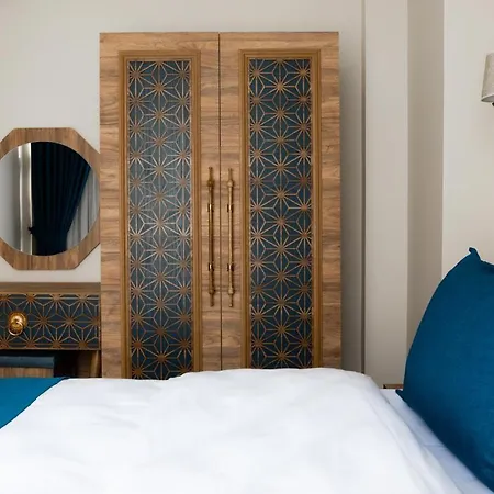 מלון Taksim New Suites 2*